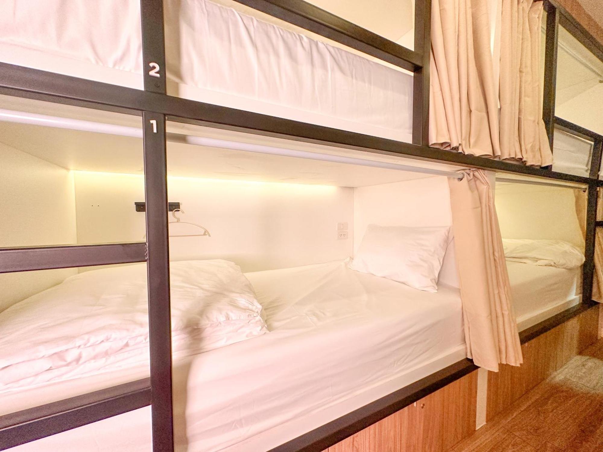 Bangkok Neighborhood Hostel Exterior photo
