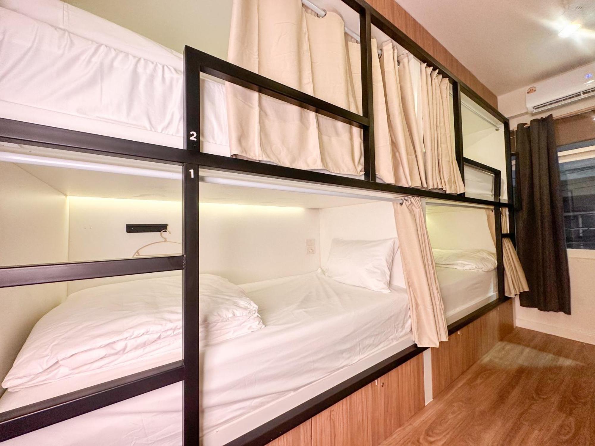 Bangkok Neighborhood Hostel Exterior photo