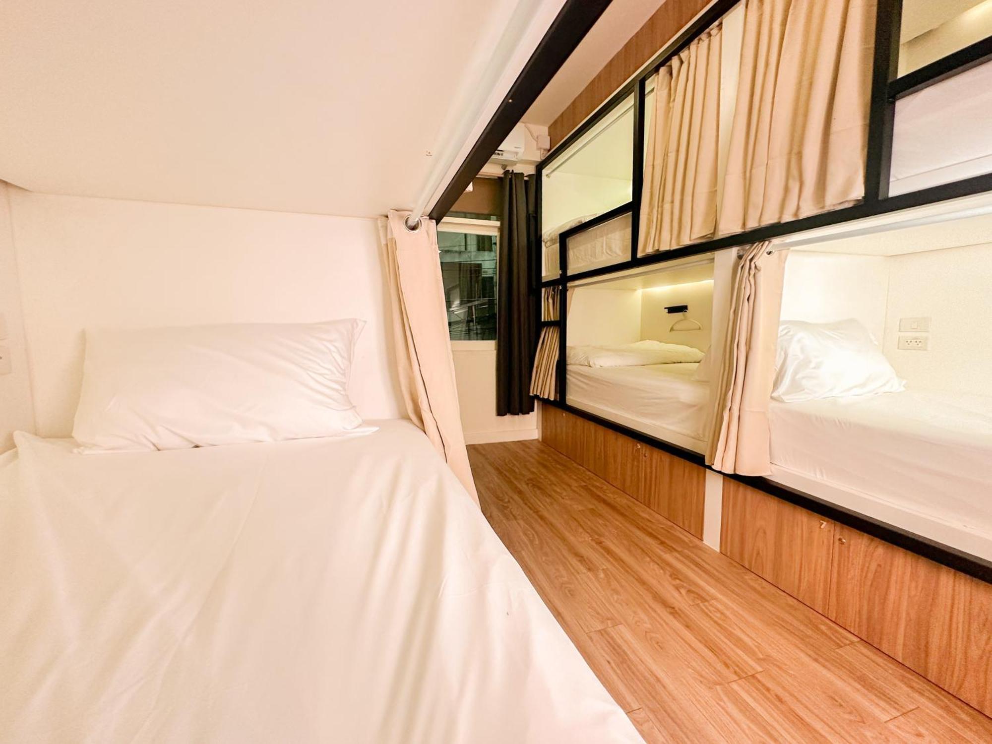 Bangkok Neighborhood Hostel Exterior photo
