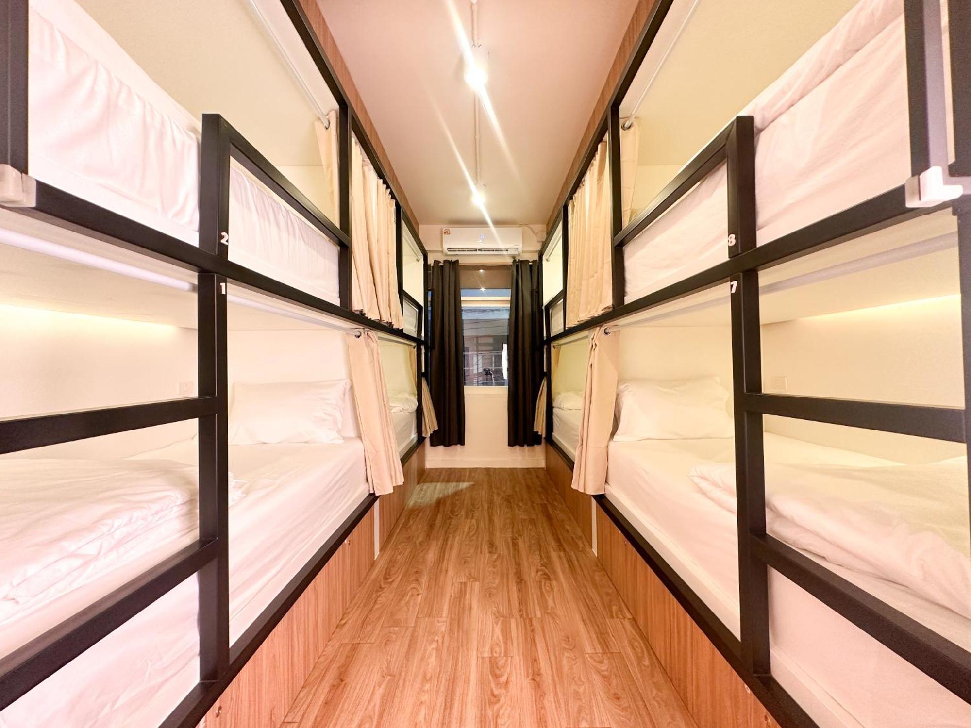 Bangkok Neighborhood Hostel Exterior photo
